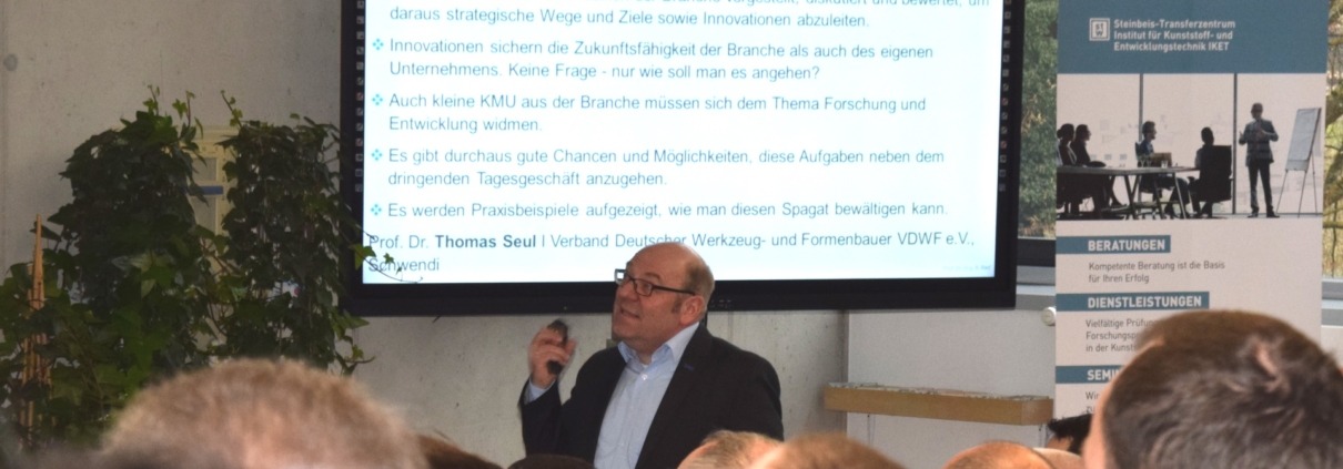 Prof. Dr. Thomas Seul beim Einführungsvortrag
