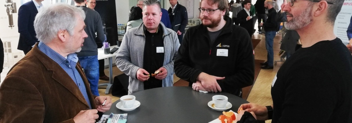 4. Additive Manufacturing Day - Ausstellung im Foyer Fachdiskussion in der Pause